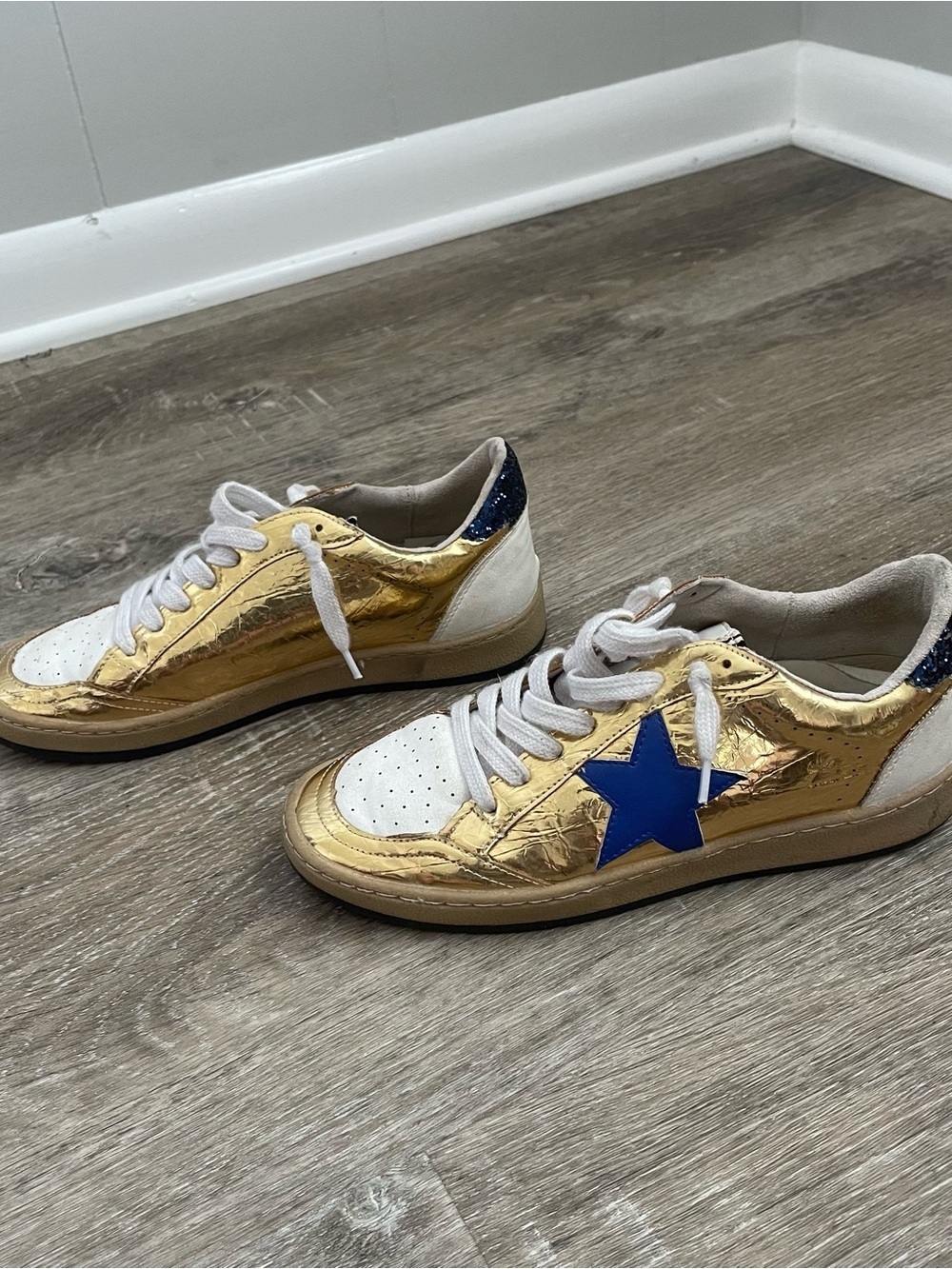 SHU SHOP Piera Gold Metallic Blue Star Sneakers Women’s Size 8 Lace-Up Low Top - Picture 3 of 9